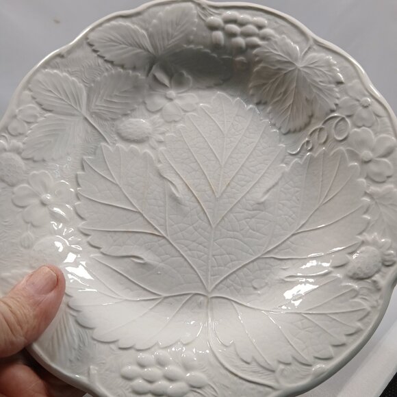 Cuthbertson's Burleigh Davenport Set Of Strawberry  Grape Leaf White Dinnerware - Picture 5 of 16
